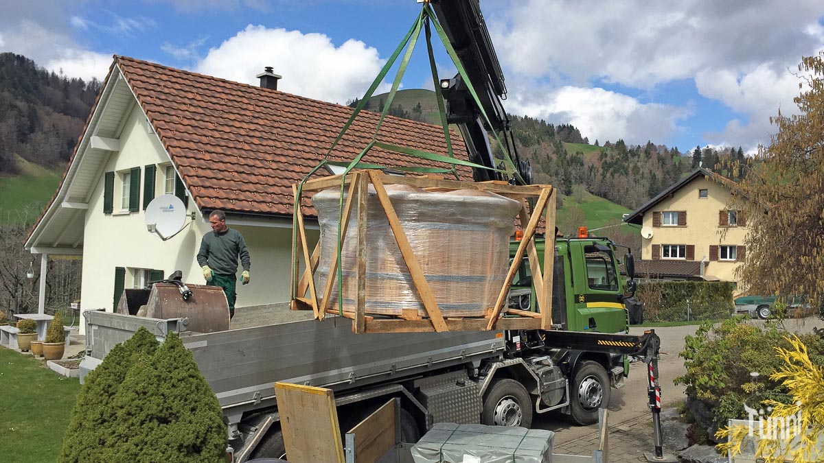 Badebottich Montage mit Kran